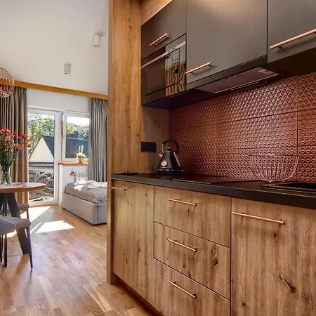 Skibowki アパートホテル *